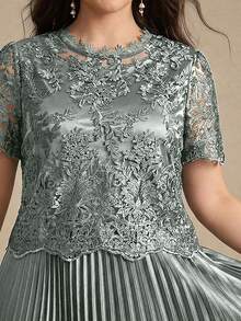 SHEIN Clasi Đầm thanh lịch cổ tròn tay ngắn xếp ly họa tiết hoa jacquard dành cho nữ cỡ lớn - Màu xanh Bạc hà - Xem 3