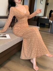 DAZY Ditsy Blumen tailliertes V-Ausschnitt gerafftes Taille Langarm Maxi Nachthemd für Frauen - Koralle Orange - Übersicht 6