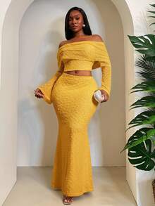 Radiana Bộ đồ nữ cỡ lớn thu đông, xuân hè thanh lịch, lộng lẫy, quyến rũ, gợi cảm gồm 2 món: áo dài tay trễ vai ôm sát, gợi cảm, chất liệu dệt kim và chân váy đuôi cá. - Màu Mù tạt vàng - Xem 2