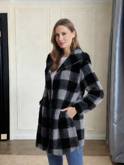 Chaqueta acolchada con capucha de madera de pao de oro para mujer