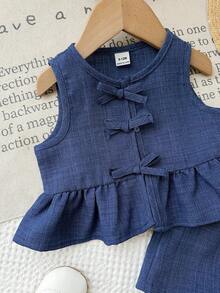 SHEIN LMoss Kids LMoss 嬰兒女童圓領蝴蝶結裝飾荷葉邊上衣與短褲套裝，休閒可愛純色極簡風海軍藍套裝，嬰兒女童夏季款 - 藍色 - 查看 6