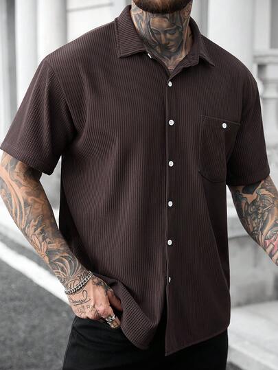 Manfinity CasualCool Men's Versatile Shirt, Suitable For Casual, Business, And Vacation Wear,Men Old Money,Daily Leisure, Weekend Trips, Outdoor Activities, Travel Expeditions, Relaxed Work Environments Or Semi-Formal Occasions, Boyfriend/Husband Gift, Anniversary /Birthday Gift Party Summer Vacation Holiday,Wedding,Spring To Summer,Mardi Gras,Men's Stylish Brown Pleated Short-Sleeve Button-Up Shirt With Collar And Pocket For Casual Wear,Dark Brown Shirt,Ribbed Shirt,Coffee Shirt Men,Short Sleeve Shirt