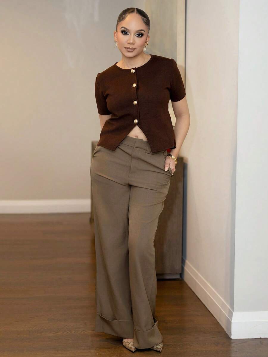 Melissa Matos Calça Longa de Cintura Baixa Minimalista com Bolsos e Botão, Tecido Sarja Sólido Cor Damasco Claro, Adequada para Uso Diário, Casual, Escritório, Estilo Vintage, Perna Larga - Caqui - Visão 1