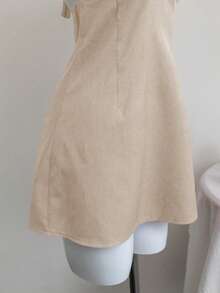 Elamini 深V领露背系带优雅性感A字连衣裙，春夏款 - 卡其色 - 查看 3