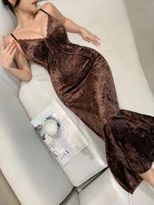 DAZY 迷人復古花卉圖案天鵝絨與蕾絲拼接修身長款女式睡袍睡衣 - 棕色 - 查看 4