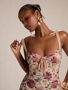 SHEIN BAE 杏色底红色花卉蕾丝吊带胸罩分叉鱼尾裙摆连衣裙，蕾丝连衣裙，花卉连衣裙，优雅连衣裙，情人节连衣裙 - 杏色 - 查看 5