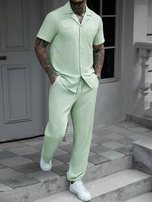 Manfinity Homme 男士休闲纯色纹理短袖衬衫和抽绳腰宽松直筒裤两件套，男士两件套服装，男装，舒适男士两件套夏季套装，男士两件套服装，男士两件套休闲西装，泡泡纱西装，男士复古风，日常休闲，周末旅行，户外活动，探险旅行，轻松的工作环境或半正式场合，男友/丈夫礼物，周年纪念/生日礼物，派对，夏季假期，婚礼，春夏，狂欢节，薄荷绿泡泡纱纹理男士两件套短袖纽扣衬衫和长裤 - 薄荷綠 - 查看 6