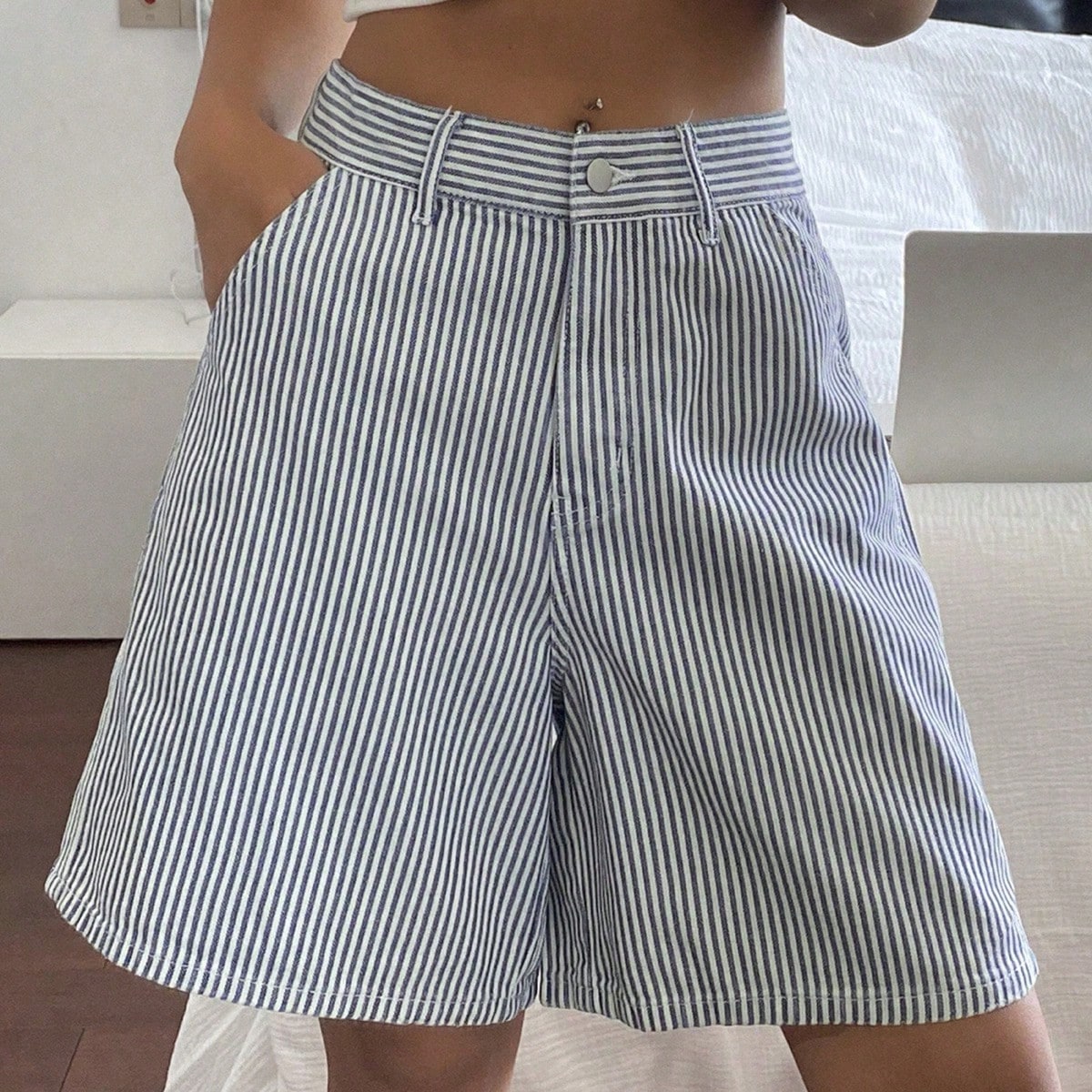 Women's Striped Loose Straight Leg Mid-Thigh Denim Shorts Jorts
