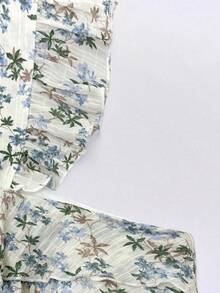 Sweetra Plus Size Women Casual Ditsy Floral Square Collar Ruffle Hem Blouse - Multicolor - View 6