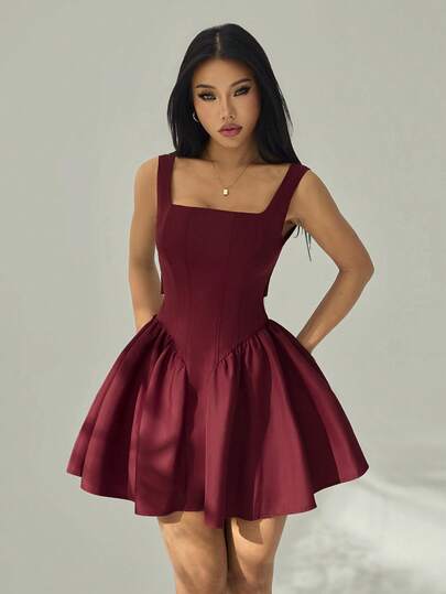 SHEIN PETITE Autumn/Winter Solid Wine Red Sexy Minimalist Sweet Romantic Spaghetti Strap Hollow Back Bow Decor Puff Skirt Mini Dress, Suitable For Graduation Party, Formal Occasions, Cocktail Party, Romantic Dates, Layering In Autumn/Winter, Parties, Nightclub, Formal Gatherings, Bridesmaid Dresses, Going Out At Night, Halloween Dress, Christmas Dress, Suitable For Spring/Summer
