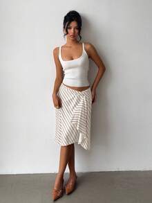 Aloruh Saia feminina elegante e moderna com listras amarelas, cintura superbaixa, modelagem assimétrica, comprimento até o joelho, em sarja listrada, ideal para férias e uso diário. - Caqui - Ver 5