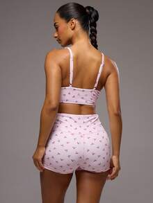 Musera Sport 樱桃印花扭结前片运动文胸和高腰交叉腰带运动短裤套装，适合运动健身、健身房、普拉提等日常夏季穿着。 - 粉色 - 查看 4