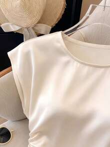 Franclia Petite 娇小女士优雅休闲圆领拉链修身短袖缎面府绸百搭纯色浅杏色衬衫：女士衬衫、女士休闲衬衫、女士百搭衬衫、女士纯色衬衫、女士优雅衬衫、浅杏色衬衫、通勤衬衫、夏季修身衬衫 - 杏色 - 查看 3