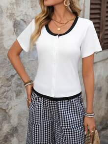 EMERY ROSE Women's Contrast Color Round Neck Short Sleeve Single-Breasted Casual T-Shirt,White And Black Summer Top For School,Back-To-School - White - View 5