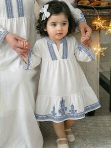 SHEIN Baby Girls' Minimalist Print Long Sleeve Dress - Blue and White - View 1