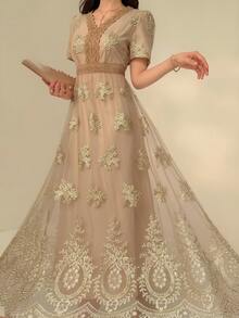 DAZY 女士优雅刺绣网纱V领收腰连衣裙，度假风，夏季 - 杏色 - 查看 5