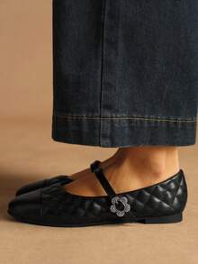 Rosivie Women's Buckle Design Casual Fashion Flat Sandals - Black - View 3