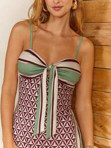 CAJUNI 女士树叶印花扭结设计优雅收腰中长吊带连衣裙，适合派对和活动 - 卡其色 - 查看 5