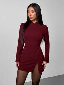 SHEIN PETITE 新款情人节/中国新年服装：复古硬币图案立领修身喇叭袖口优雅红色连衣裙，适合约会和派对穿着 - 酒紅色 - 查看 4