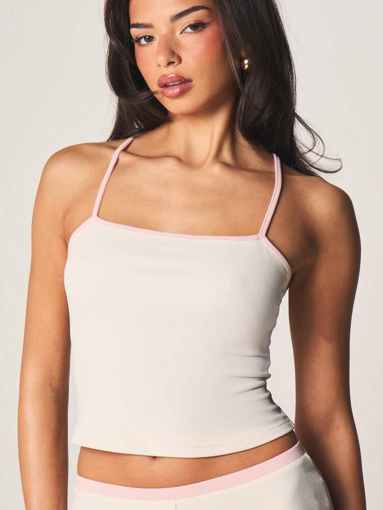 MISSGUIDED Zweiteiliger Pyjama-Set mit kontrastfarbiger Einfassung, bestehend aus Camisole-Top und passenden Shorts, Schlafanzug, Loungewear, Koordinationsset für den Sommer
