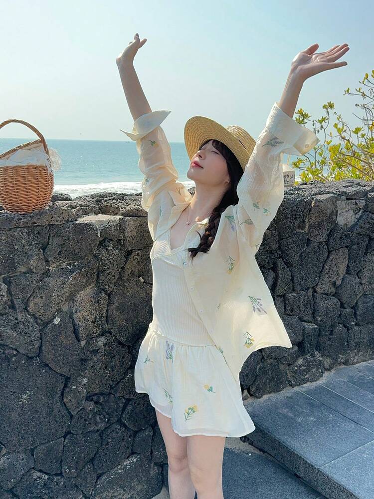 2pcs Women's Korean Style Embroidered Apricot Shirt And Shorts Set
