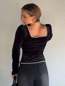 Jeta Ari 女士丝绒方领长袖上衣，优雅泡泡袖设计，适合假日和晚宴穿着，饰有仿珍珠，黑色丝绒方领，假日外出上衣 - 黑色 - 查看 2
