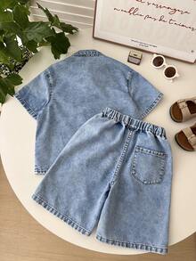 LMoss Kids 2pcs/Set Young Boy New Casual Soft Cute Blue Denim Short Sleeve Shirt And Long Jeans Shorts Set Spring Summer,For Kids Spring/Summer Dailywear Outfits,Boys Streetwear Outfits,Boys Beach Outfit,Vacation Outfits For Boys,Casual Clothes For Boys,Graphic Two-Piece Set,Toddler Two-Piece Set,4-Year-Old Boys Two-Piece Set ,Summer Two-Piece Set,Casual Two-Piece Set - Light Wash - View 2