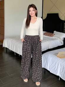 Dazy Plus Ditsy Floral Elastic Waist Drawstring Loose Straight Leg Pajama Bottoms - Black - View 5