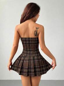 SHEIN PETITE 女款秋冬新款露肩抹胸紅色格紋百褶簡約洋裝，開學季服飾，適合聖誕節，迷你無肩帶，適合嬌小女性 - 棕色 - 查看 2