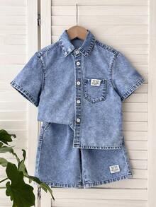 LMoss Kids 2pcs/Set Young Boy New Casual Soft Cute Blue Denim Short Sleeve Shirt And Long Jeans Shorts Set Spring Summer,For Kids Spring/Summer Dailywear Outfits,Boys Streetwear Outfits,Boys Beach Outfit,Vacation Outfits For Boys,Casual Clothes For Boys,Graphic Two-Piece Set,Toddler Two-Piece Set,4-Year-Old Boys Two-Piece Set ,Summer Two-Piece Set,Casual Two-Piece Set - Light Wash - View 3
