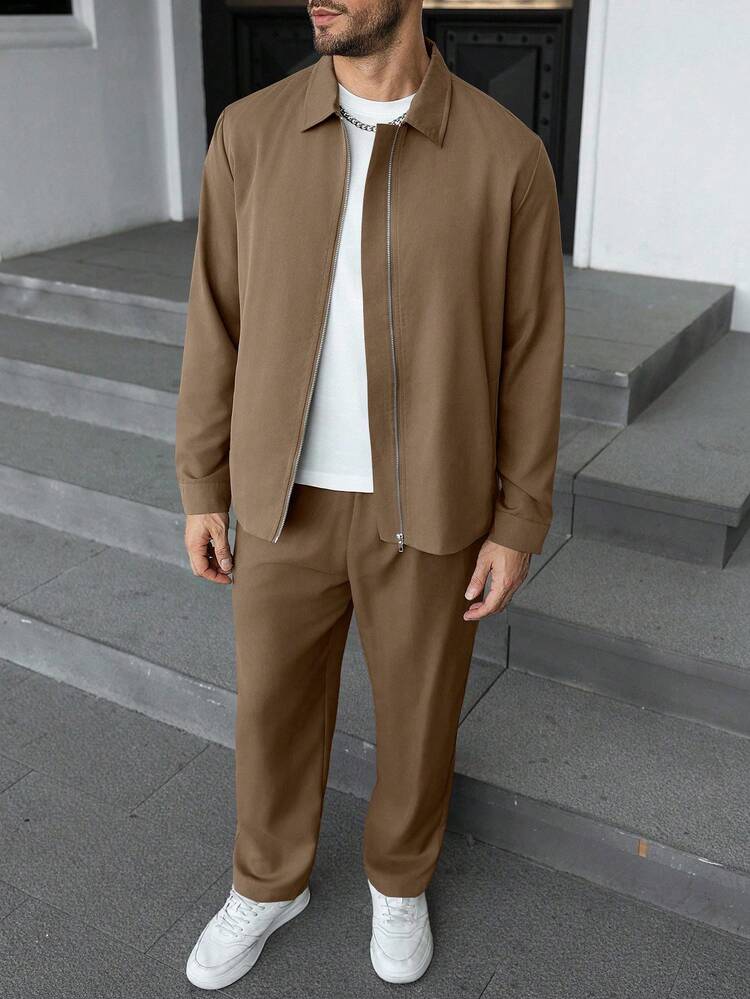 Manfinity CasualCool 男士纯色拉链夹克和斜插口袋长裤套装 - 卡其色 - 查看 4