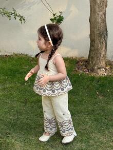 SHEIN 2pcs Baby Girl Ditsy Floral Camisole Top And Long Pants Set - Multicolor - View 7