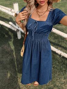 Breezaya 优雅荷叶边下摆收腰长款牛仔连衣裙，女士款 - 中等水洗藍 - 查看 1