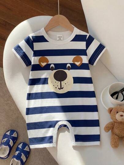 Bộ áo liền quần ngắn tay cổ tròn in hình gấu sọc xanh trắng cho bé trai sơ sinh, thiết kế sọc xanh trắng đa năng, dễ thay đồ, chất liệu mềm mại, thoải mái, lý tưởng cho mùa xuân/hè, phù hợp cho bé từ 3-24 tháng tuổi, dễ thương cho bé sơ sinh, áo liền quần ngắn tay cho bé 0-1 tuổi, họa tiết gấu và sọc.