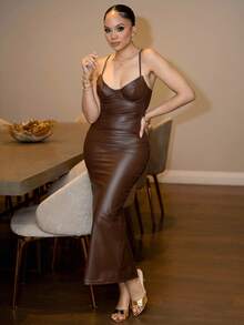 Melissa Matos 秋冬纯棕色/咖啡色 PU 皮革性感简约紧身胸衣连体衣，修身长肩带连衣裙，适合鸡尾酒会、浪漫约会、分层连衣裙、派对、夜总会、万圣节、圣诞节 - 咖啡棕 - 查看 1