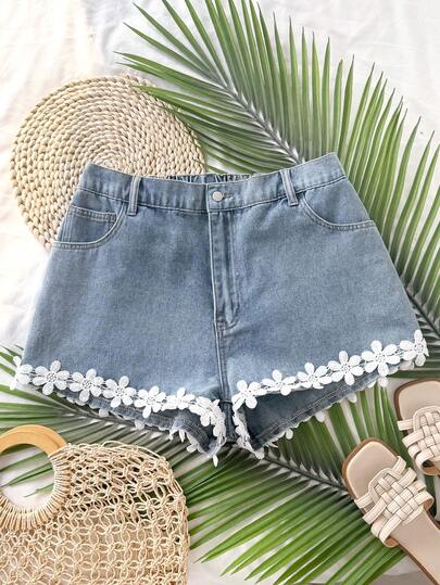 Soleia 大码休闲牛仔短裤，带装饰贴花