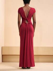 Zivah 2026春夏新款，优雅露背连衣裙，船领设计，泡泡袖，扭腰设计，适合婚礼、音乐节、复活节等场合。波西米亚风露背连衣裙，深V领裹身连衣裙，女士连衣裙，Ycv9w折扣码，女士裹身连衣裙，婚礼宾客惊艳礼服 - 酒紅色 - 查看 5