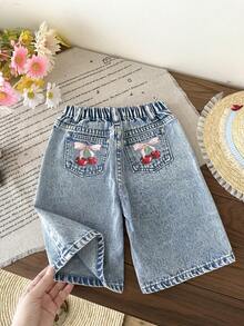 SHEIN Young Girl Y2K New Fashion Casual Soft Boho Pink Bowknot And Cherry Print Light Blue Loose Fir Cotton Denim Long Jeans Shorts Spring Summer,For Spring/Summer Dailywear,Streetwear,Beach,Vacation, Casual, Graphic Jeans,Short,4-Year-Old Shorts,Summer Shorts,Casual Shorts,Bowknot Shorts,Cherry Shorts - Light Wash - View 7