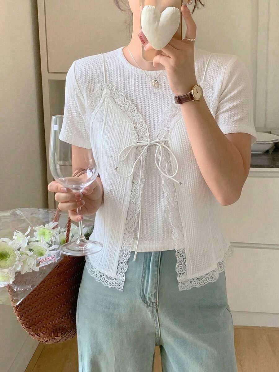 DAZY Camiseta de verano de mujer con cuello redondo, manga corta y parche de encaje 2 en 1 - Blanco - Ver 1