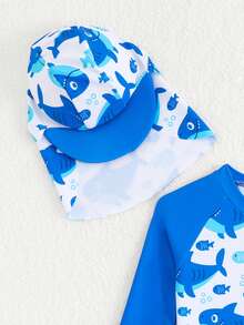 SHEIN Nuevo conjunto de 2 piezas de traje de baño de una sola pieza con estampado digital de animales marinos lindos y gorra de protección solar a juego para bebés/niños pequeños, para playa/vacaciones - Azul - Ver 6
