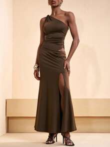 Zivah Đầm dài ôm sát, thanh lịch, kiểu dáng mới Xuân/Hè 2026: vai bất đối xứng, vai xoắn, eo nhún, khoét eo, đuôi cá, xẻ tà. - Rỉ Nâu - Xem 7