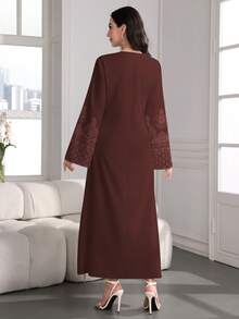 SHEIN Najma Đầm midi dài tay cổ chữ V họa tiết hoa văn hình học, kiểu dáng thanh lịch phong cách Ả Rập dành cho nữ, màu cà phê, thích hợp cho mùa xuân và mùa thu. - Nhiều màu - Xem 2