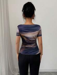 Elenzga Camiseta de manga corta ajustada con cuello drapeado y estampado de teñido anudado elegante para mujer, uso casual de todos los días, primavera/verano - Marrón - Ver 2