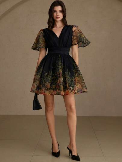 Aveloria Rosie 新款甜美度假风薄纱碎花V领收腰短袖连衣裙