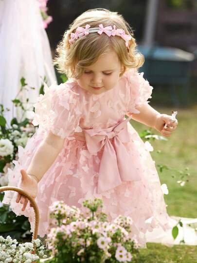 SHEIN 1件装女婴可爱百搭立体蝴蝶结编织泡泡袖连衣裙，适合生日派对、晚宴、演出、婚礼、洗礼、开幕式、室内外活动、日常穿着、运动、玩耍、聚会、拍照、度假、节日等场合，适合秋冬季节，也适合聚会和其他场合。