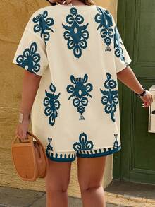 SHEIN Clasi Random Geometric Print Loose Fit Short Sleeve Top And Shorts 2 Pieces Set, Suitable For Vacation, Plus Size - Multicolor - View 2