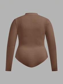 SHEIN Tall CURVE Setelan Bodysuit Wanita Ukuran Besar Warna Hitam & Putih 2 Potong dengan Resleting dan Leher Tinggi - Coklat - View 6