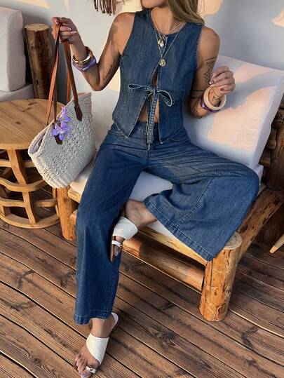 DAZY Women's Round Neck Sleeveless Bowknot Vest And Loose Straight Leg Jeans Casual Suit