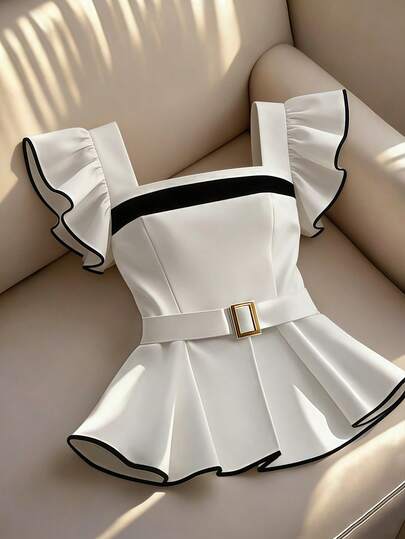 Franclia Blouse courte à manches courtes à encolure carrée en satin blanc, style Y2K esthétique - style doux et cool avec ourlet à volants et bordure noire. Taille ajustée, style casual chic pour fête 2026