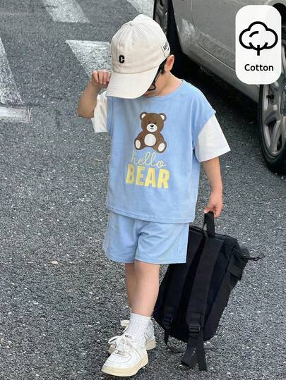 SHEIN 2件套男童休闲学院风舒适时尚百搭可爱小熊印花圆领短袖上衣和松紧腰短裤套装，适合日常穿着、上学、外出、运动、春夏穿着。
